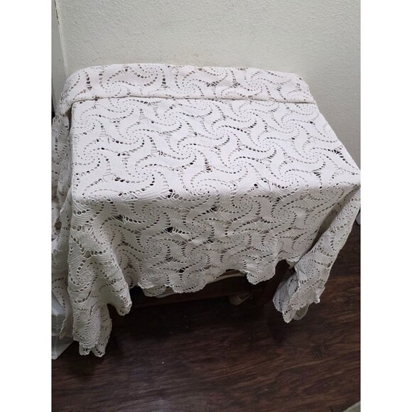Vintage Ivory Crochet Tablecloth Swirl Pattern Design Rectangular Handmade Lace - Picture 2 of 5